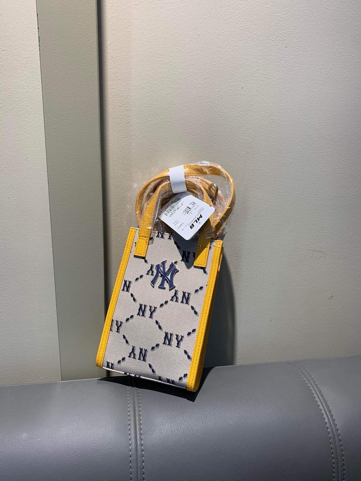 Túi MLB Monogram Diamond Jacquard Mobile Phone Cross Bag Boston Red Sox 3ACRH012N 43GRS O GIAYSAUVN #8 Túi MLB Monogram Diamond Jacquard Mobile Phone Cross Bag Boston Red Sox 3ACRH012N 43GRS O GIAYSAUVN